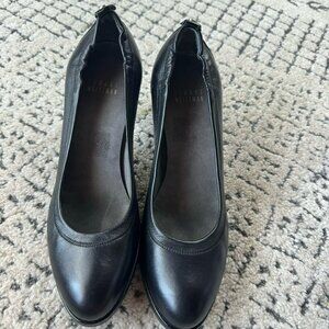 Stuart Weitzman Black leather pumps almond toe casual support size 7 Womens